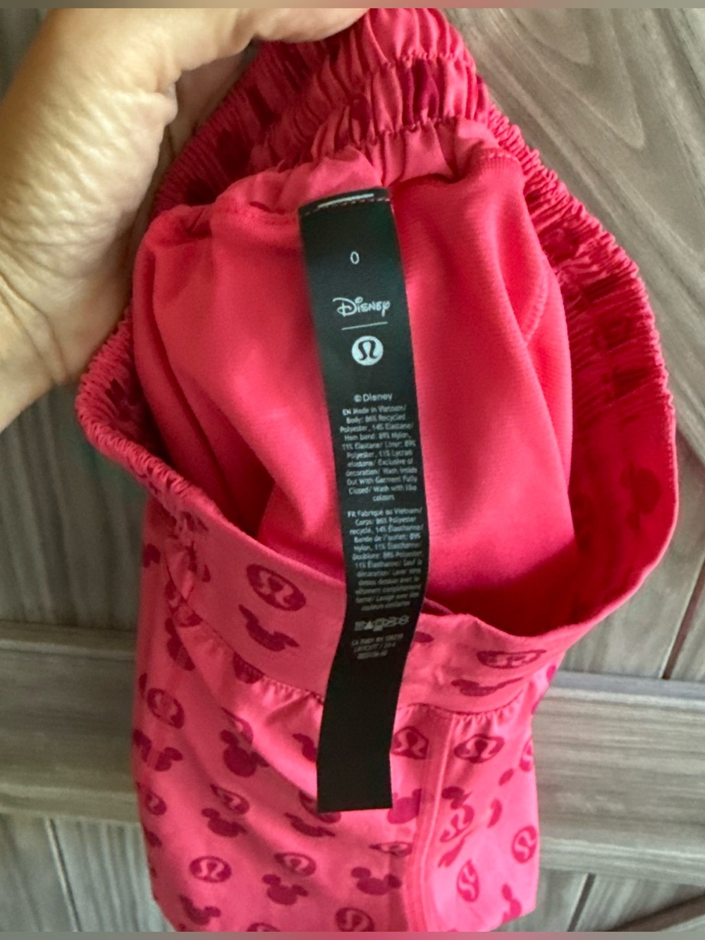 Lululemon Disney Mickey Mouse Pink Logo Print Hotty Hot shorts ladies 0 NWOT - Picture 3 of 3